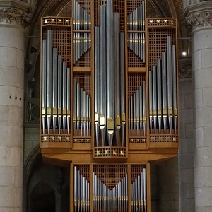 Domorganist Wolfgang Kreuzhuber an der Chororgel